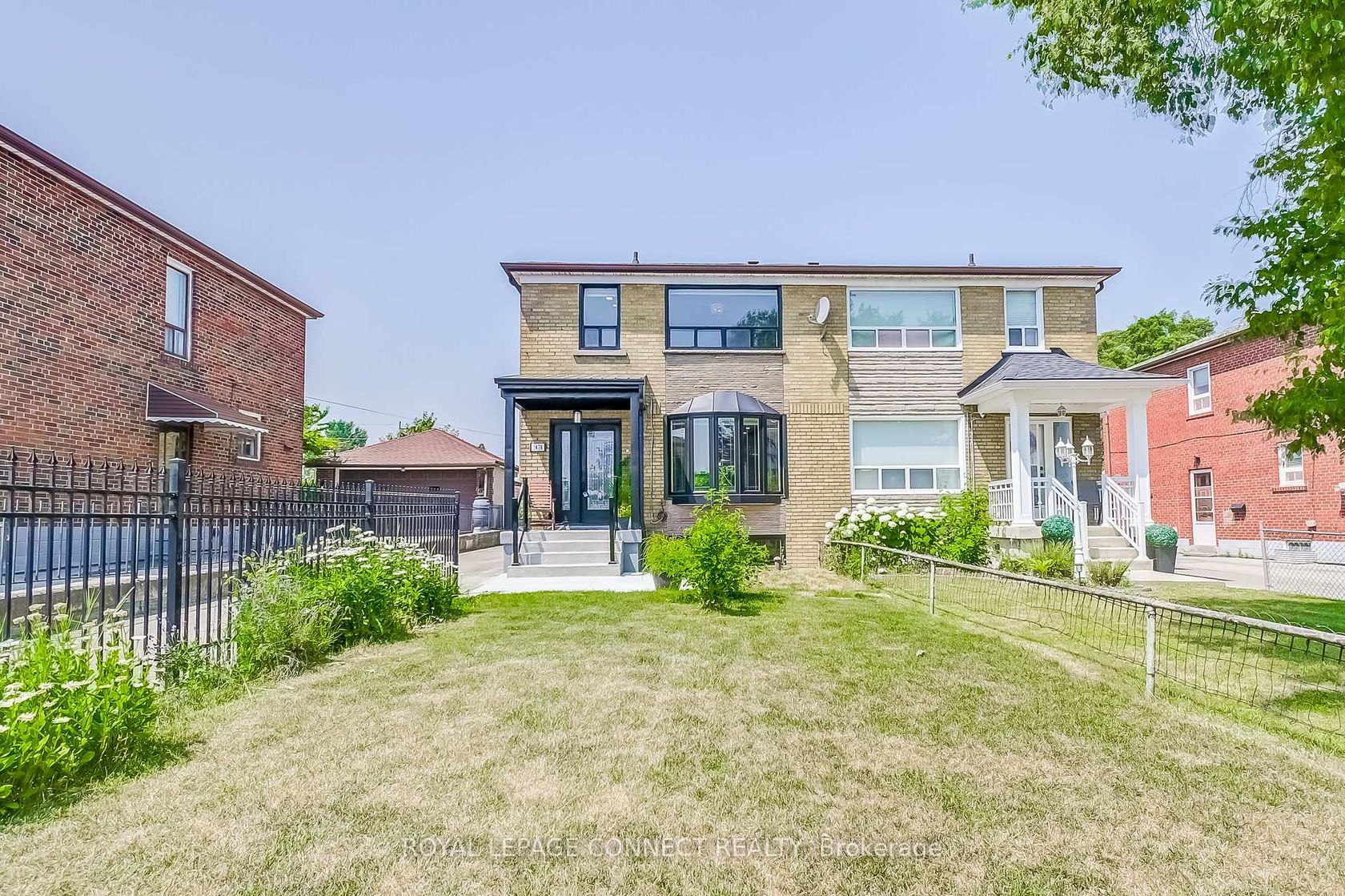 1478 Lawrence Avenue W, Maple Leaf, Toronto 