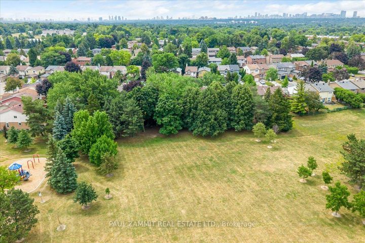 Photo 6 at 50 Lilac Avenue, Willowbrook, Markham