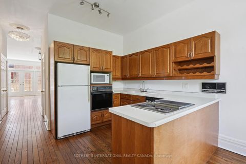 Photo 3 at 425A Sackville Street, South St. James Town, Toronto