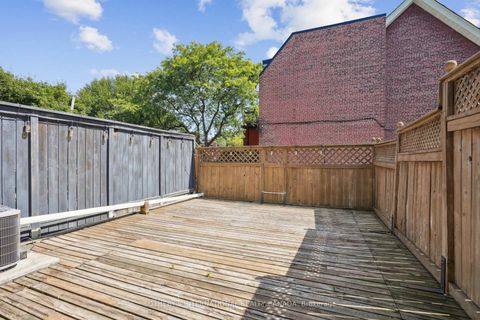 Photo 10 at 425A Sackville Street, South St. James Town, Toronto