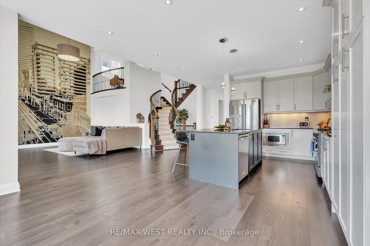 Photo 12 at 41 Pelee Avenue, Kleinburg, Vaughan