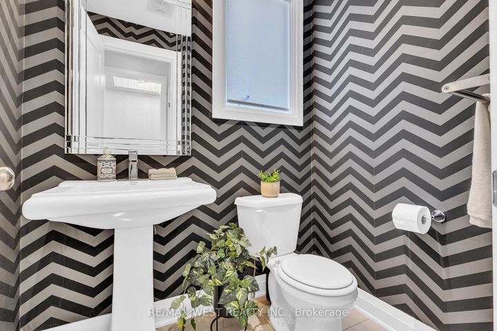 Photo 13 at 41 Pelee Avenue, Kleinburg, Vaughan