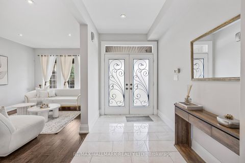 Photo 3 at 23 Kingshill Road, Oak Ridges, Richmond Hill
