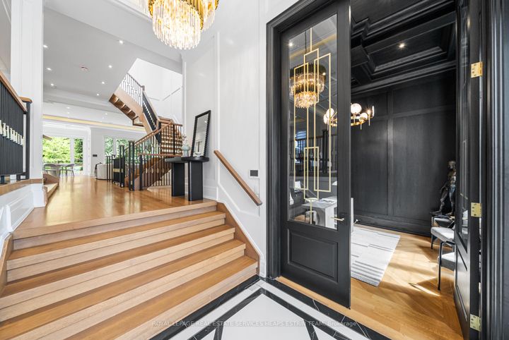 Photo 6 at 148 Munro Boulevard, Windfields, Toronto