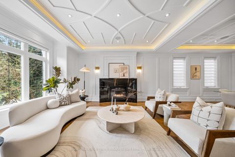 Photo 2 at 148 Munro Boulevard, Windfields, Toronto