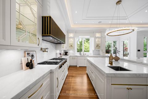 Photo 15 at 148 Munro Boulevard, Windfields, Toronto