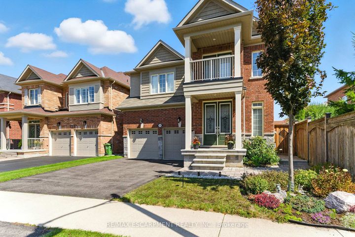 Photo 2 at 129 Fingland Crescent, Waterdown, Hamilton