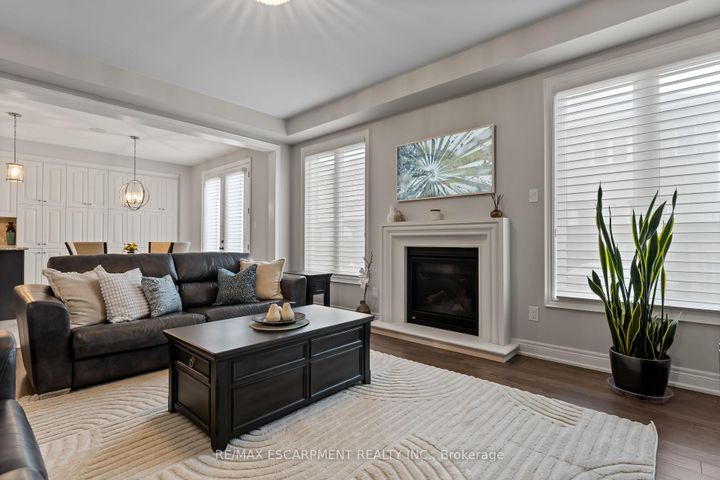 Photo 12 at 129 Fingland Crescent, Waterdown, Hamilton