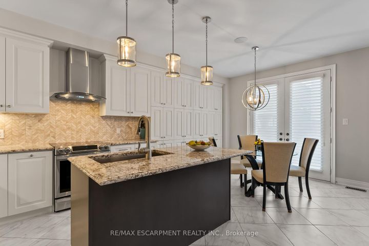 Photo 13 at 129 Fingland Crescent, Waterdown, Hamilton