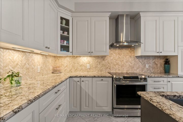 Photo 14 at 129 Fingland Crescent, Waterdown, Hamilton
