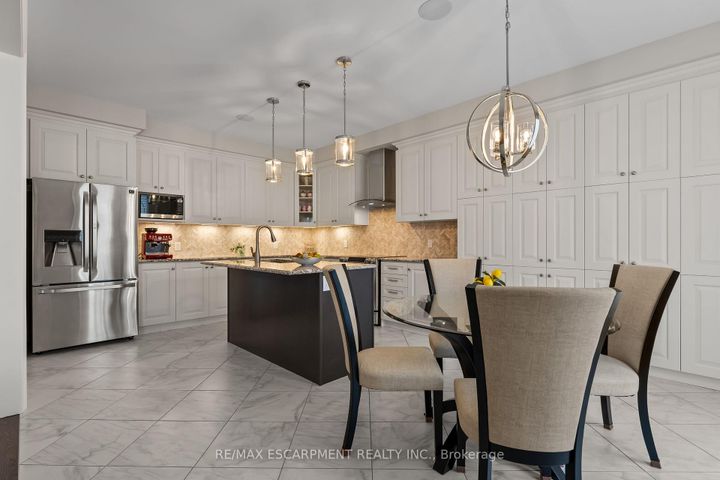 Photo 18 at 129 Fingland Crescent, Waterdown, Hamilton