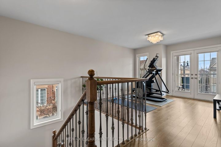Photo 21 at 129 Fingland Crescent, Waterdown, Hamilton