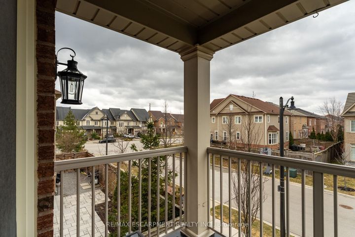 Photo 23 at 129 Fingland Crescent, Waterdown, Hamilton