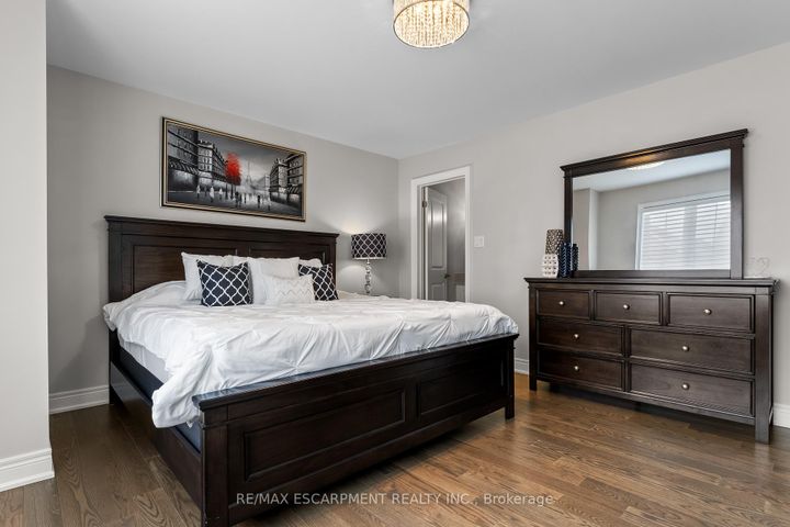 Photo 25 at 129 Fingland Crescent, Waterdown, Hamilton