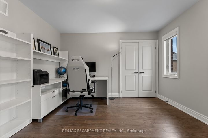 Photo 27 at 129 Fingland Crescent, Waterdown, Hamilton
