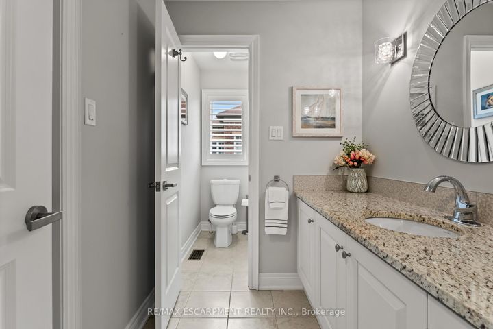 Photo 28 at 129 Fingland Crescent, Waterdown, Hamilton