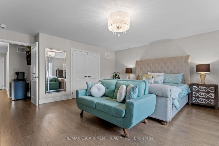 Photo 30 at 129 Fingland Crescent, Waterdown, Hamilton