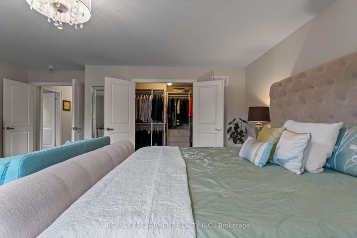 Photo 32 at 129 Fingland Crescent, Waterdown, Hamilton