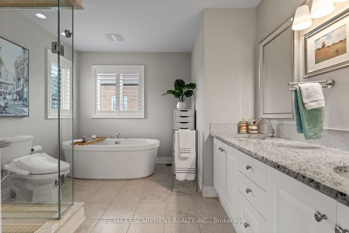 Photo 34 at 129 Fingland Crescent, Waterdown, Hamilton