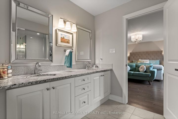 Photo 35 at 129 Fingland Crescent, Waterdown, Hamilton