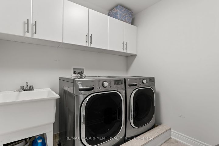 Photo 37 at 129 Fingland Crescent, Waterdown, Hamilton