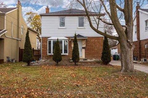 Photo 2 at 93 Ashbourne Drive, City Centre West, Toronto