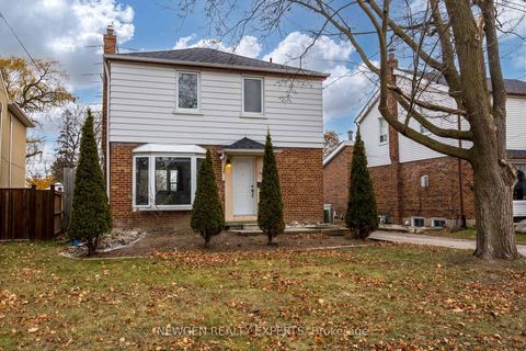 Photo 3 at 93 Ashbourne Drive, City Centre West, Toronto Photo 3 at 93 Ashbourne Drive, City Centre West, Toronto