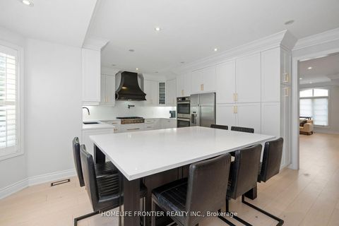 Photo 18 at 161 Lawrie Road, Beverley Glen, Vaughan