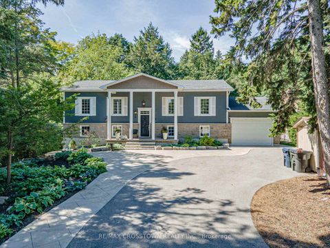 Photo 2 at 50 Chine Drive, Cliffcrest, Toronto