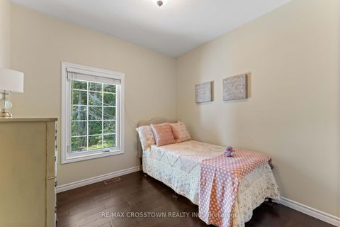 Photo 12 at 50 Chine Drive, Cliffcrest, Toronto