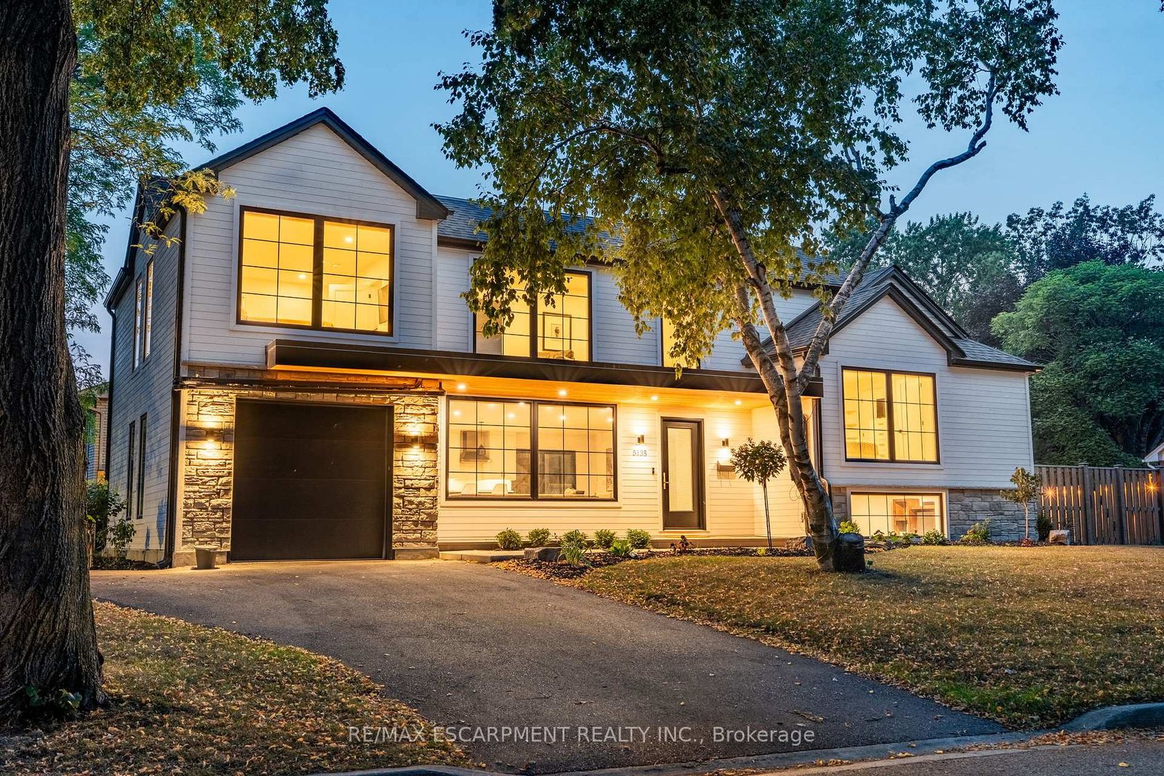 5135 Mulberry Drive, Appleby, Burlington 