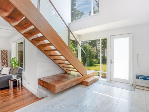 Photo 5 at 9 Fenwood Heights, Cliffcrest, Toronto
