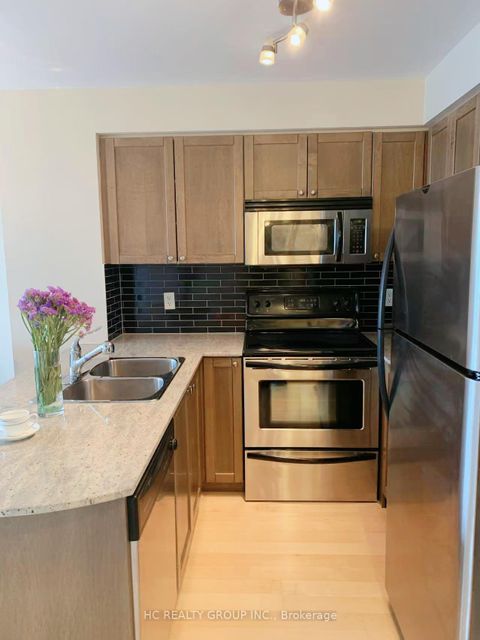 Photo 3 at 4209 - 763 Bay Street, Bay Street Corridor, Toronto