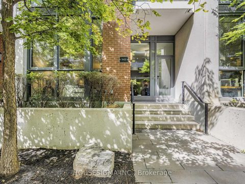 Photo 1 at TH03 - 32 Bruyers Mews, Waterfront Communities C1, Toronto