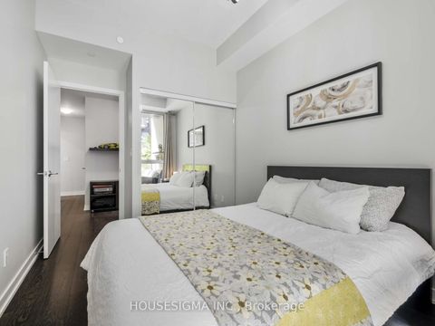 Photo 18 at TH03 - 32 Bruyers Mews, Waterfront Communities C1, Toronto