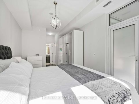Photo 21 at TH03 - 32 Bruyers Mews, Waterfront Communities C1, Toronto