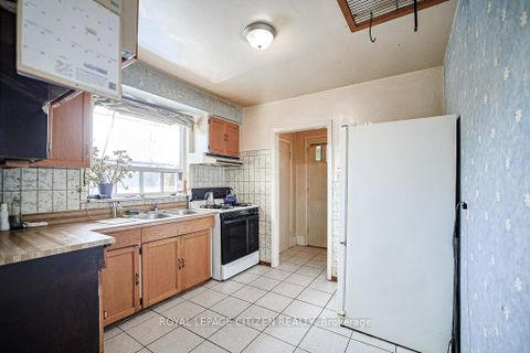 Photo 6 at 2615 Jane Street, Jane Heights, Toronto