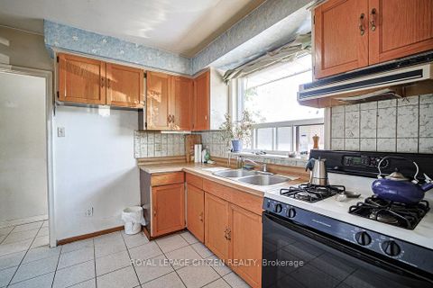 Photo 7 at 2615 Jane Street, Jane Heights, Toronto