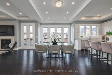 Photo 1 at 3 Redelmeier Court, Patterson, Vaughan