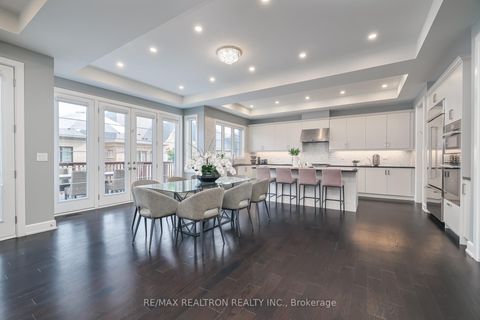 Photo 4 at 3 Redelmeier Court, Patterson, Vaughan