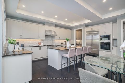Photo 6 at 3 Redelmeier Court, Patterson, Vaughan