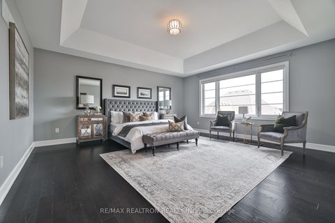 Photo 14 at 3 Redelmeier Court, Patterson, Vaughan