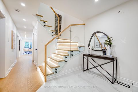 Photo 3 at 24 Rawlings Avenue, Devonsleigh, Richmond Hill