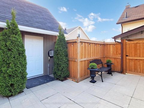 Photo 27 at 21 Irwin Avenue, Aurora Village, Aurora