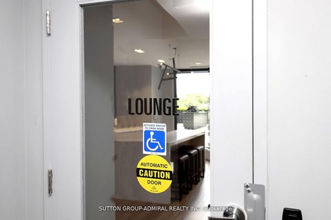 Photo 4 at 323 - 7 Smith Crescent, Queensway, Toronto