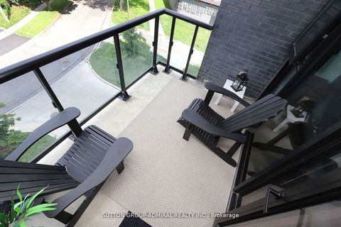 Photo 9 at 323 - 7 Smith Crescent, Queensway, Toronto