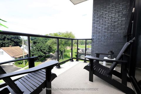 Photo 10 at 323 - 7 Smith Crescent, Queensway, Toronto