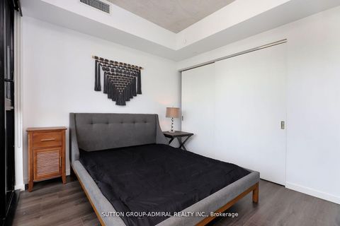 Photo 13 at 323 - 7 Smith Crescent, Queensway, Toronto
