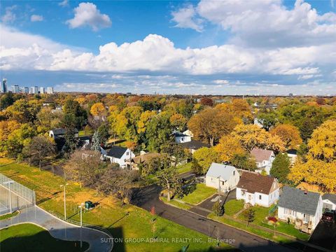 Photo 25 at 323 - 7 Smith Crescent, Queensway, Toronto
