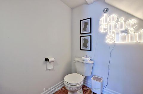 Photo 6 at 209 - 160 Baldwin Street, Chinatown, Toronto